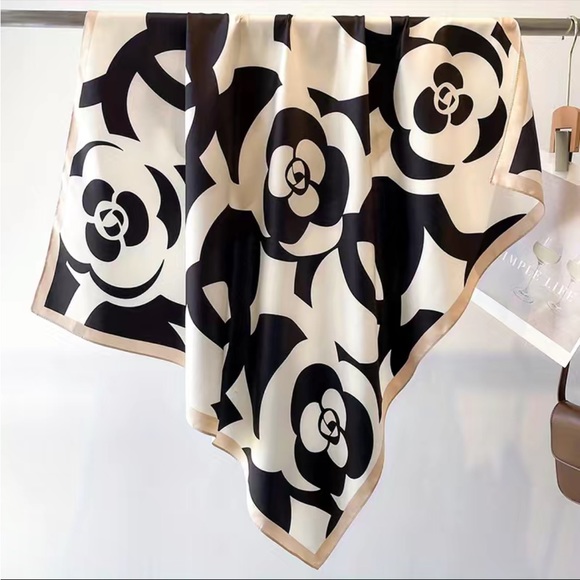 2pcs Women Scarf Rings Elegant Camellia Clothes Buckle Clasp